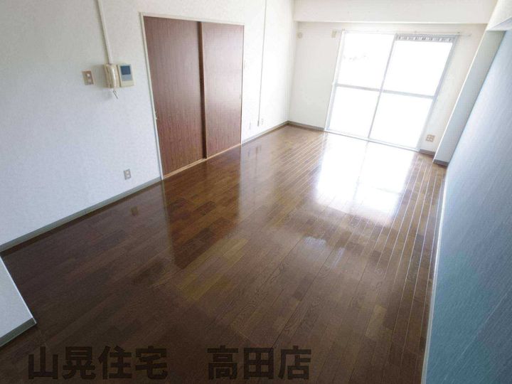 奈良県大和高田市田井新町(マンション)の賃貸物件の居間
