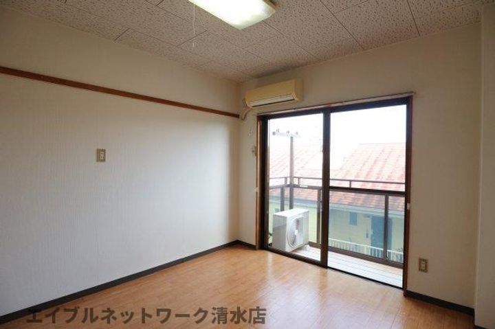 静岡県静岡市清水区追分3丁目(マンション)の賃貸物件の居間