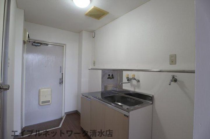 静岡県静岡市清水区追分3丁目(マンション)の賃貸物件の玄関