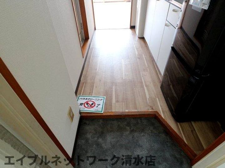 静岡県静岡市清水区追分3丁目(マンション)の賃貸物件の玄関