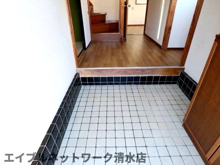 静岡県静岡市清水区春日1丁目(一戸建)の賃貸物件の玄関