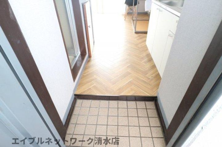 静岡県静岡市清水区三保(マンション)の賃貸物件の玄関
