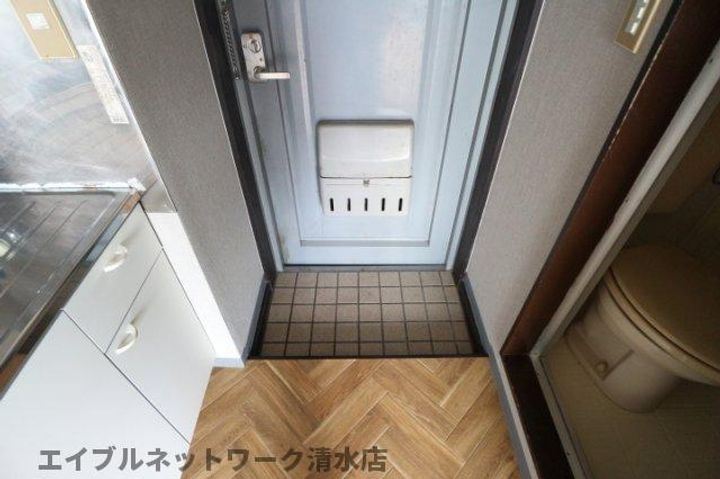 静岡県静岡市清水区三保(マンション)の賃貸物件の玄関