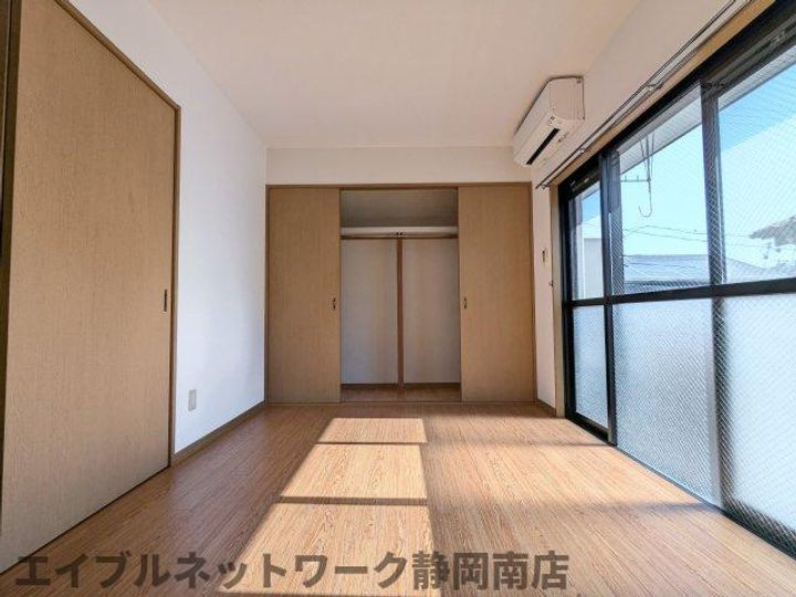 静岡県静岡市駿河区石田1丁目(マンション)の賃貸物件202の居間