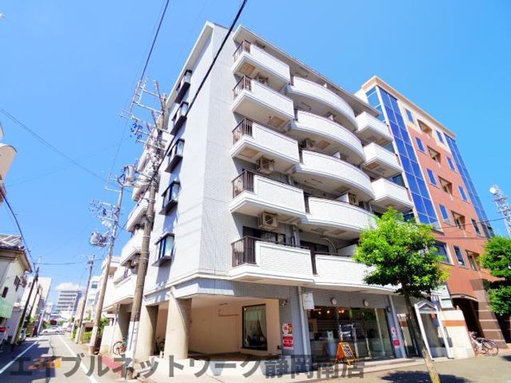 クレセントコート静岡204の外観