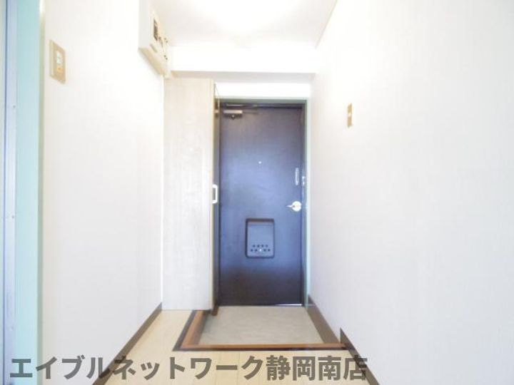 畑ハイツの玄関