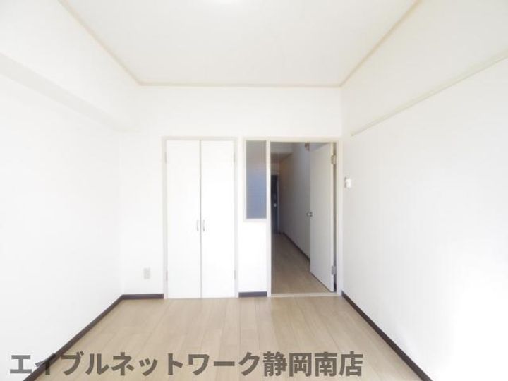 畑ハイツの居間