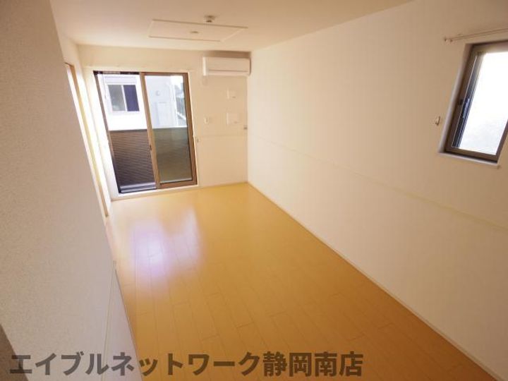 静岡県静岡市駿河区小鹿(アパート)の賃貸物件の居間