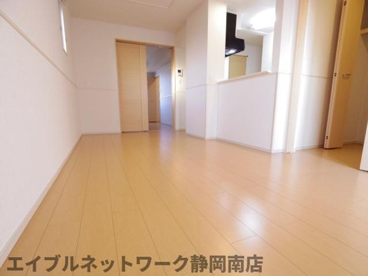 静岡県静岡市駿河区小鹿(アパート)の賃貸物件の居間