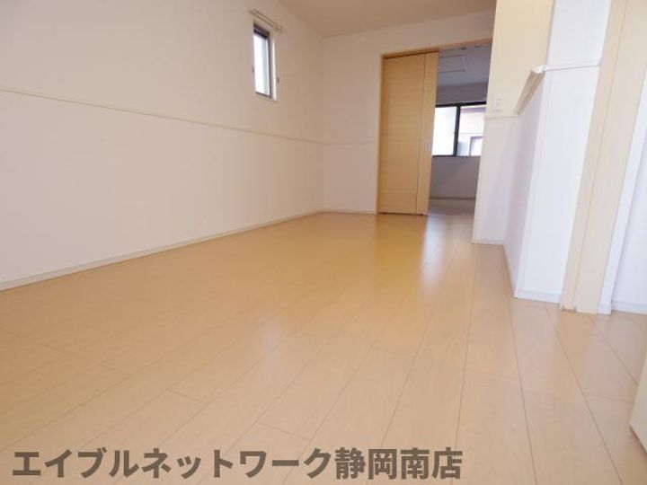 静岡県静岡市駿河区小鹿(アパート)の賃貸物件の居間