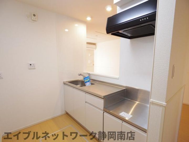 静岡県静岡市駿河区小鹿(アパート)の賃貸物件のキッチン
