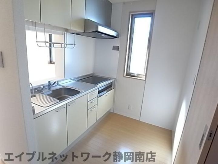 静岡県静岡市駿河区登呂6丁目(アパート)の賃貸物件201のキッチン