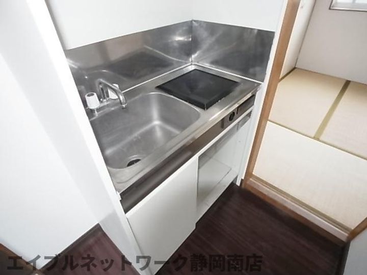 青木マンション201のキッチン