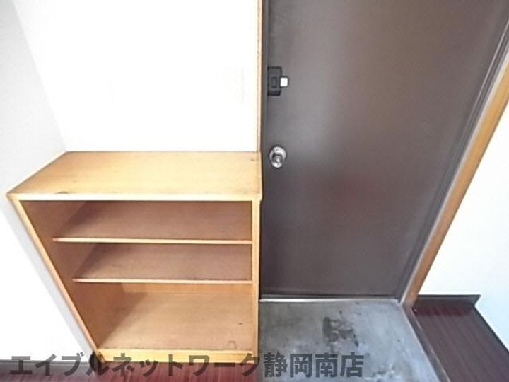 青木マンション201の玄関