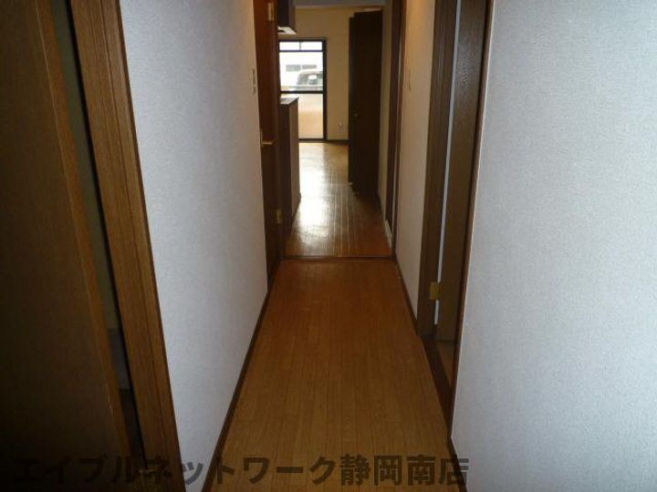 静岡県静岡市駿河区西脇(マンション)の賃貸物件102の玄関