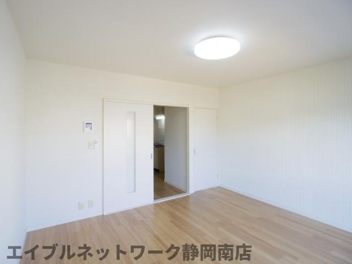 ニューハイツTOKAI202の居間