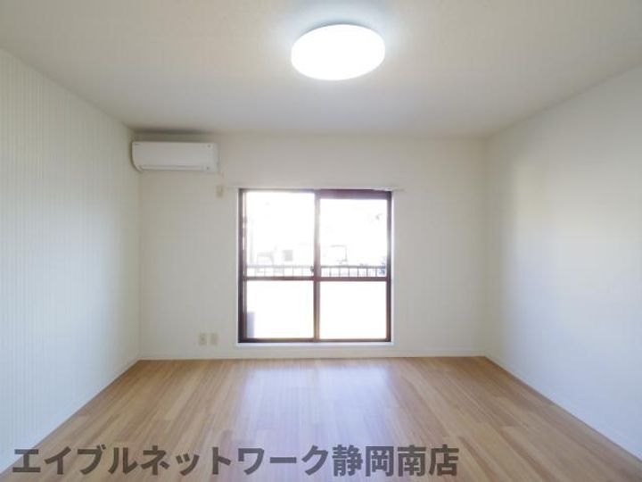 ニューハイツTOKAI202の居間