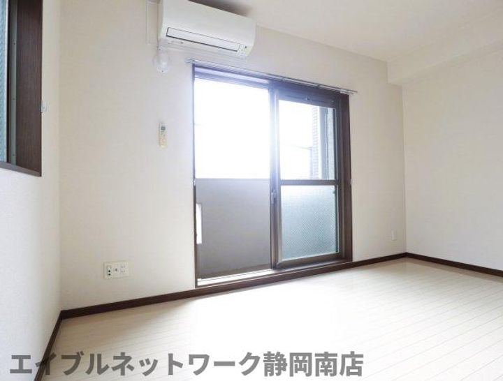 エミュアール301の内装