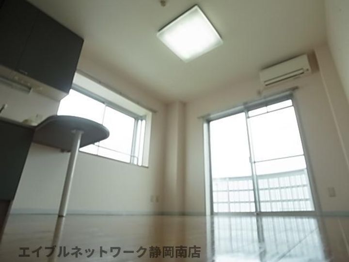 静清第3ハイツ601の居間