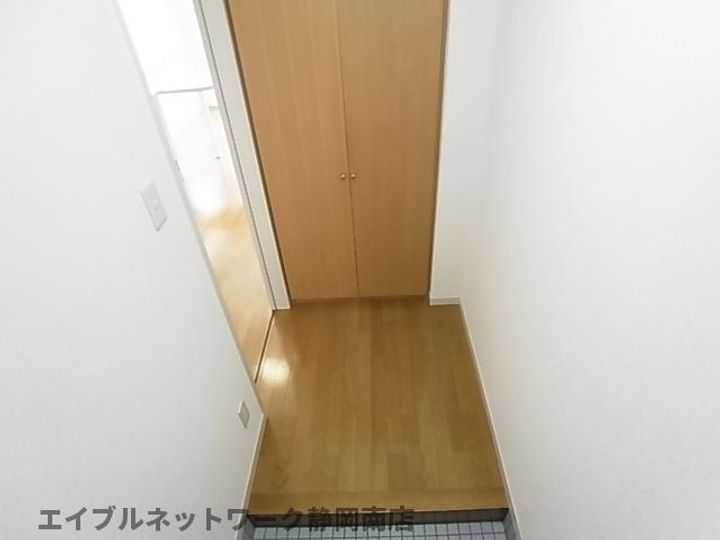 静清第3ハイツ601の玄関