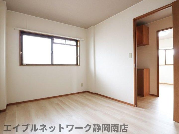 リバーストン宮竹306の内装