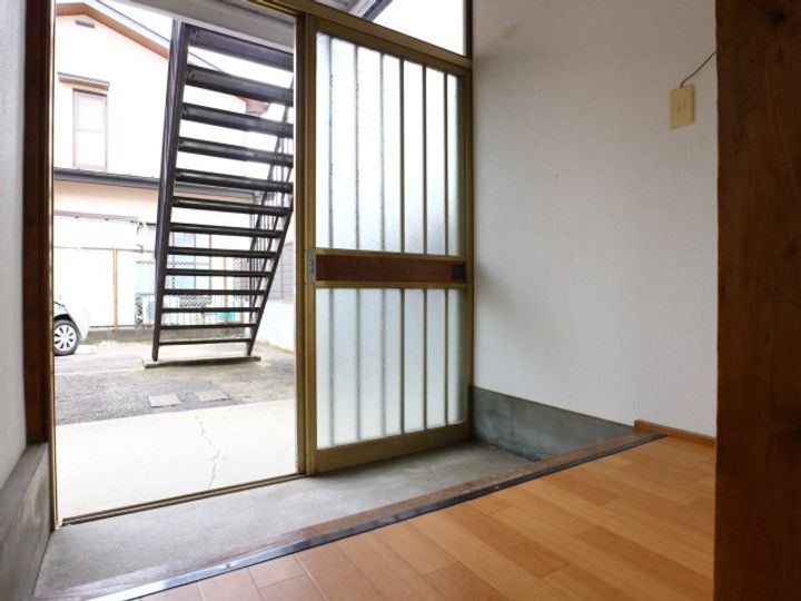 静岡県静岡市駿河区八幡5丁目(アパート)の賃貸物件105の玄関