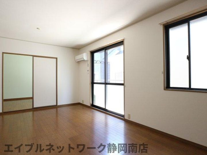 ヴァンヴィーブル102の居間