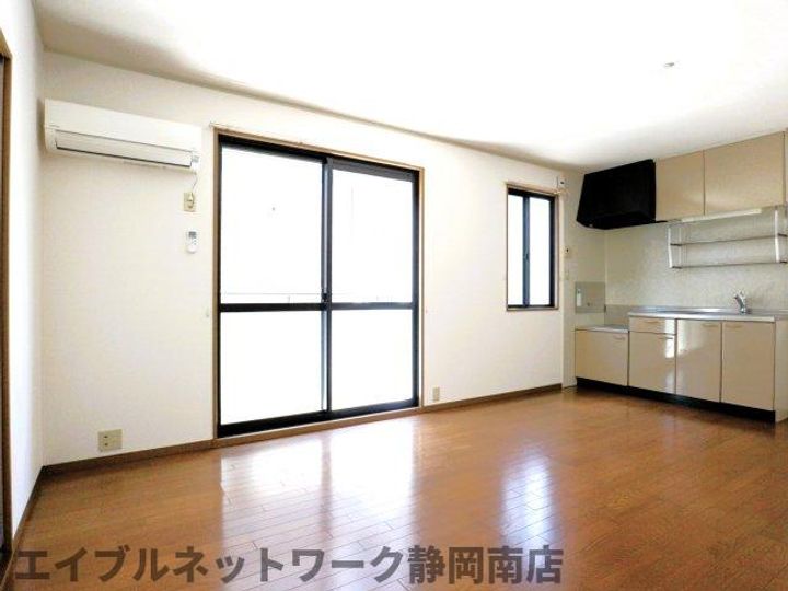 ヴァンヴィーブル102の居間