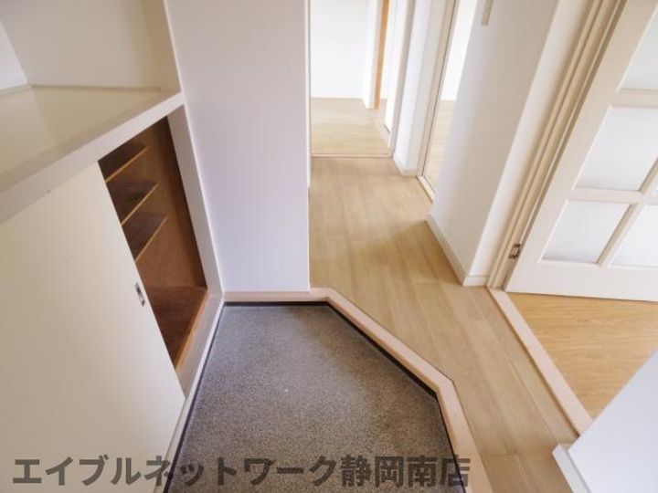 アバンテ301の玄関