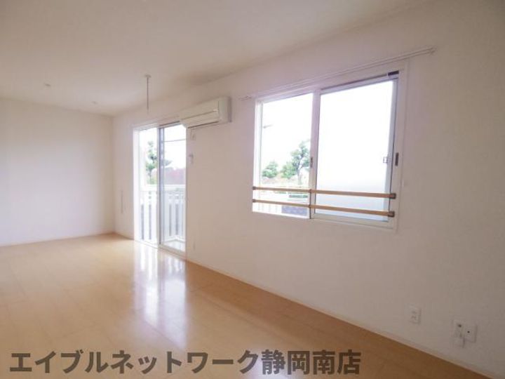Heights110 Bの居間