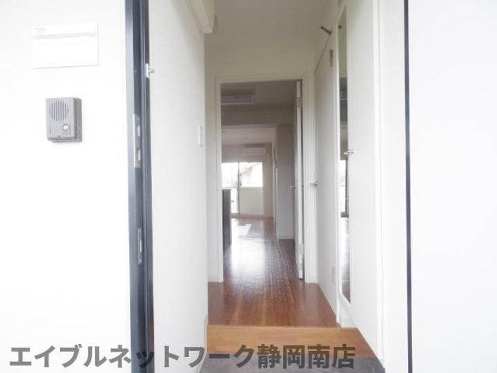 静岡県藤枝市上青島(マンション)の賃貸物件301の玄関