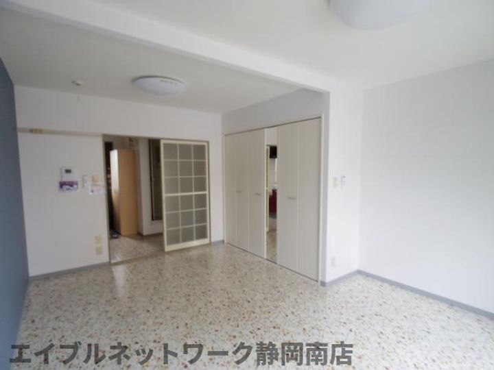 エミネンス駿河台の居間