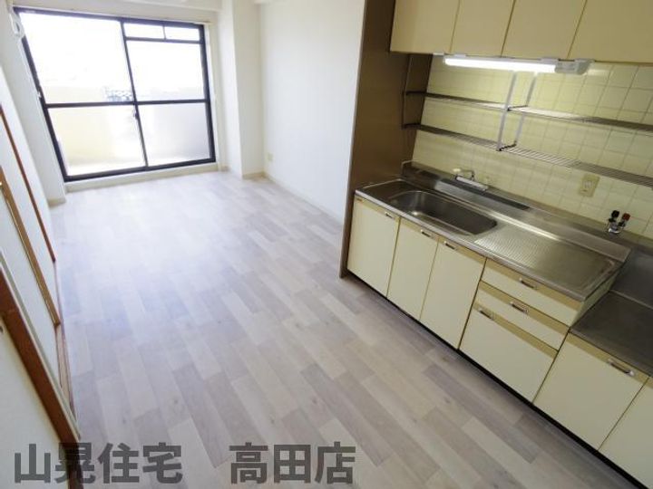 奈良県大和高田市神楽3丁目(マンション)の賃貸物件のキッチン