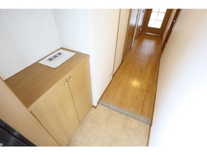 奈良県大和高田市大字市場(マンション)の賃貸物件の玄関