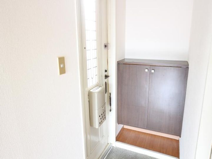 奈良県北葛城郡王寺町元町2丁目(アパート)の賃貸物件の玄関