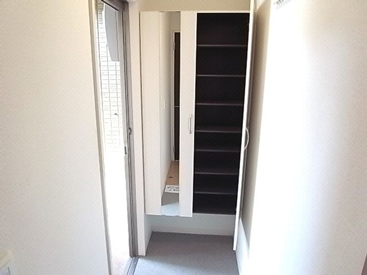 奈良県北葛城郡河合町星和台1丁目(アパート)の賃貸物件の玄関