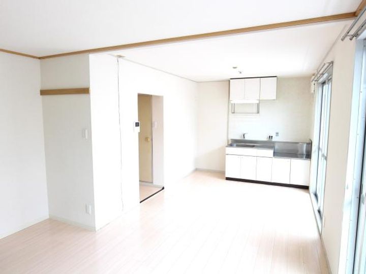 奈良県生駒郡斑鳩町目安北2丁目(アパート)の賃貸物件の居間