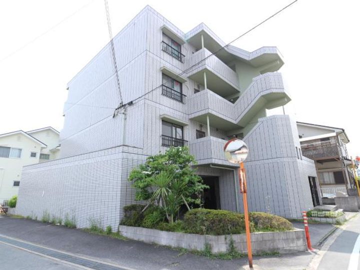 奈良県生駒郡斑鳩町法隆寺南3丁目(マンション)の賃貸物件の外観