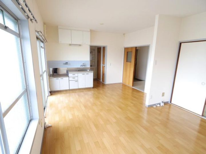 奈良県北葛城郡王寺町王寺1丁目(マンション)の賃貸物件の居間