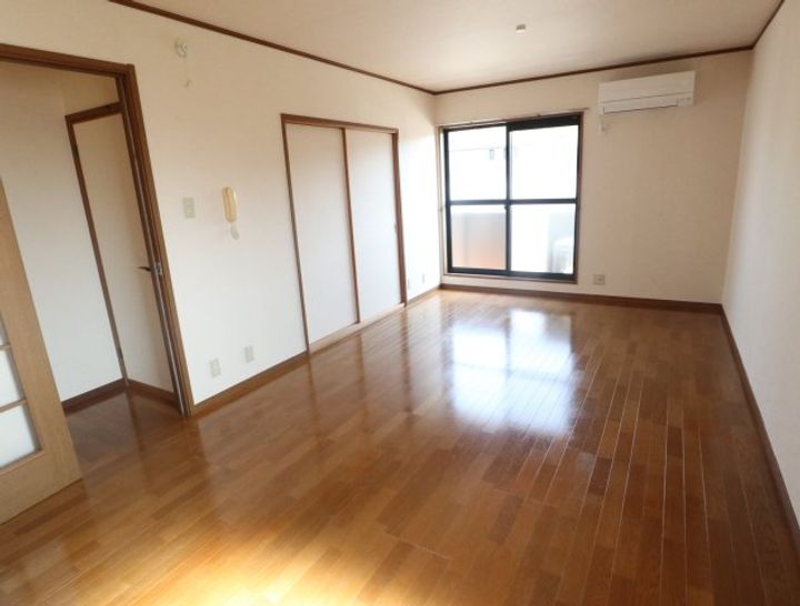 京都府相楽郡精華町光台4丁目(アパート)の賃貸物件の居間