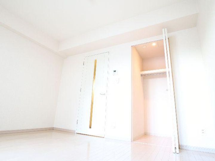 奈良県奈良市西大寺南町(マンション)の賃貸物件の居間