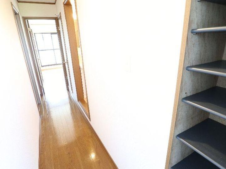 京都府木津川市兜台3丁目(アパート)の賃貸物件の玄関