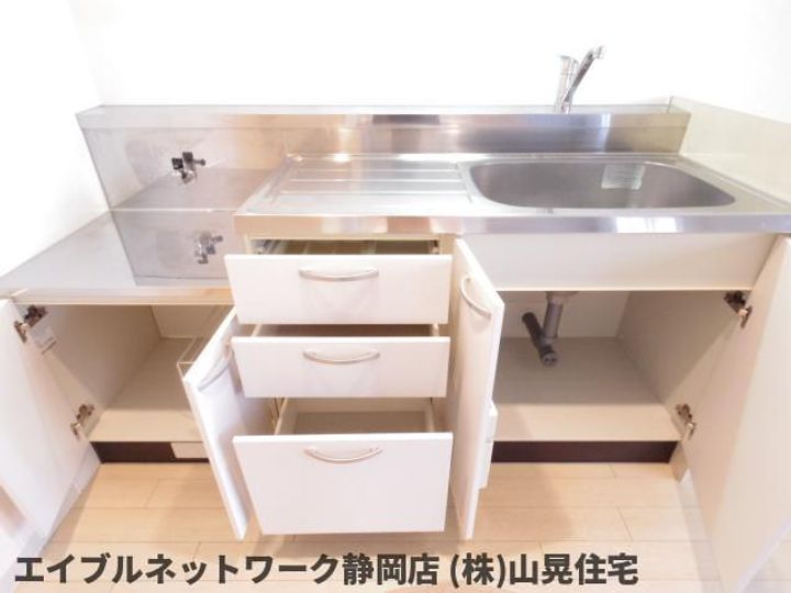 静岡県静岡市葵区大岩3丁目(マンション)の賃貸物件のキッチン