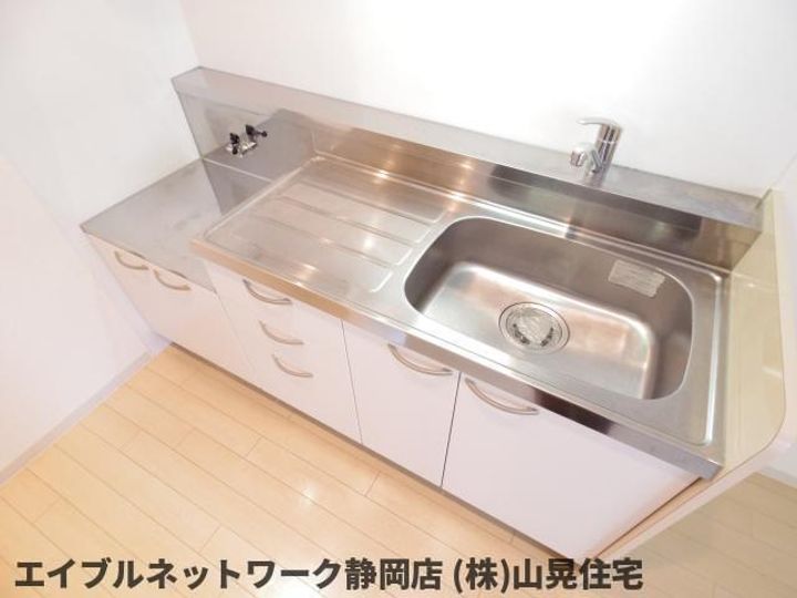 静岡県静岡市葵区大岩3丁目(マンション)の賃貸物件のキッチン