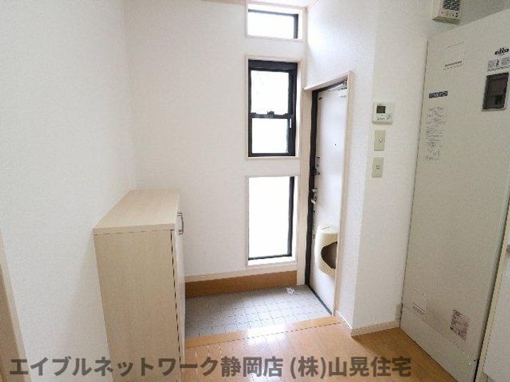 静岡県静岡市葵区大岩4丁目(アパート)の賃貸物件の玄関