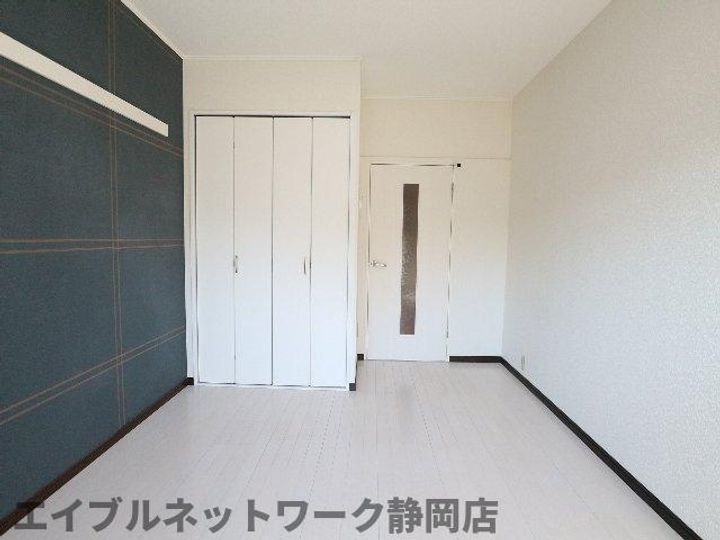 静岡県静岡市葵区大岩4丁目(マンション)の賃貸物件の居間