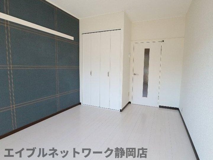 静岡県静岡市葵区大岩4丁目(マンション)の賃貸物件の居間