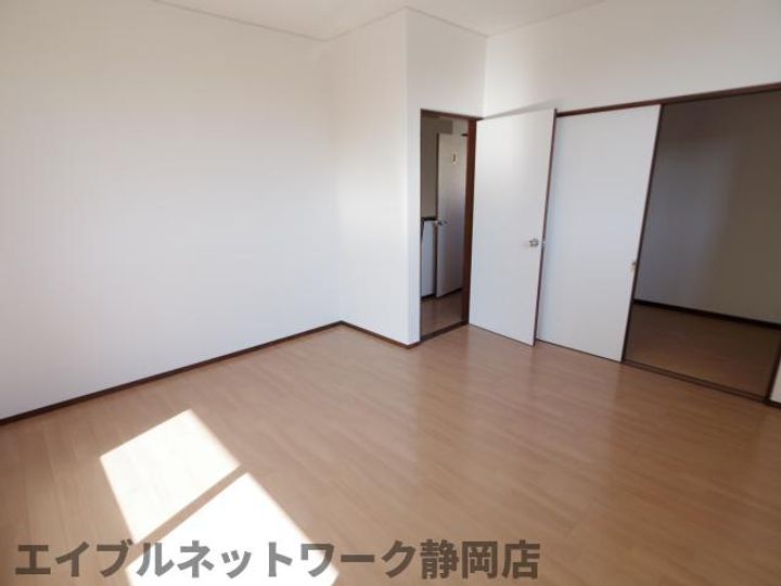 静岡県静岡市葵区大岩4丁目(一戸建)の賃貸物件の居間