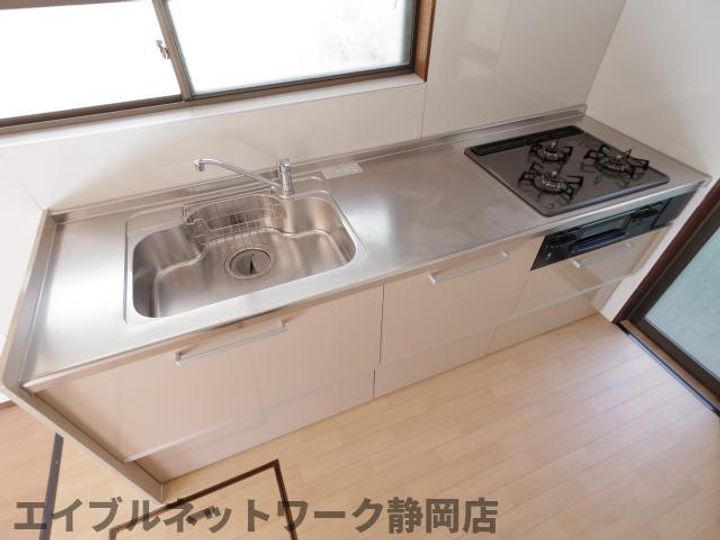 静岡県静岡市葵区大岩4丁目(一戸建)の賃貸物件のキッチン