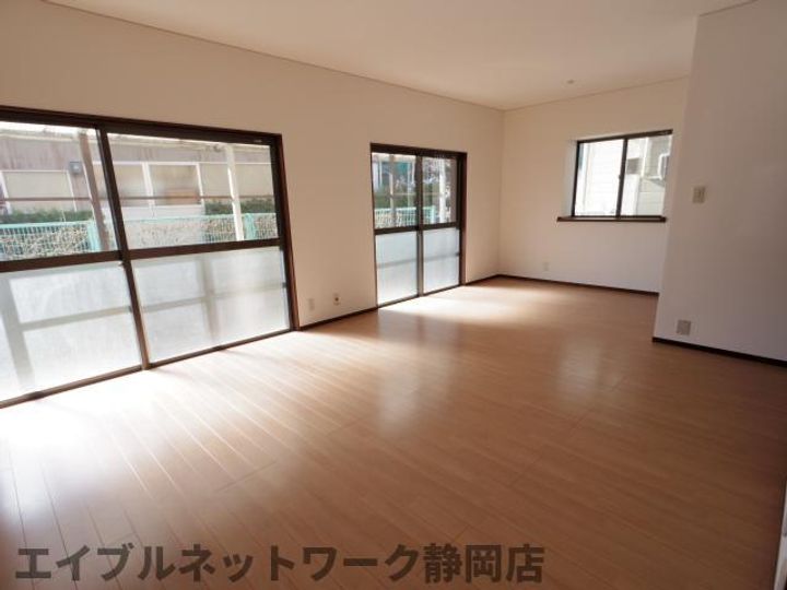 静岡県静岡市葵区大岩4丁目(一戸建)の賃貸物件の居間